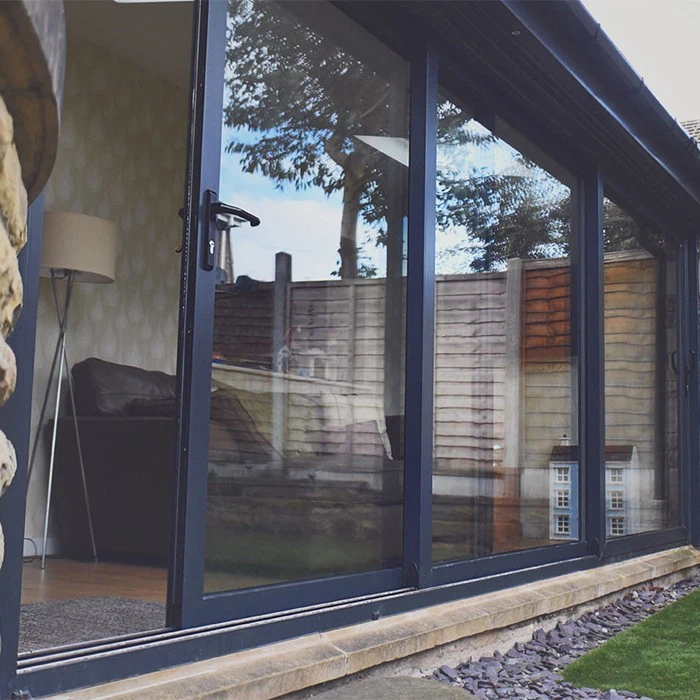 Portes coulissantes aluminium avec vitrages
