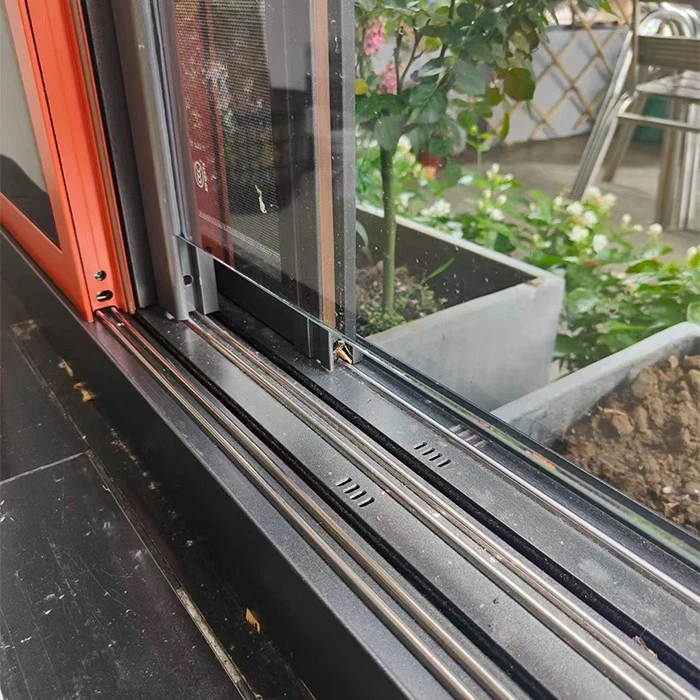 نافذة ذات إطار نحيف